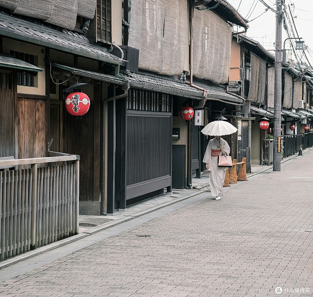 调涨旅客税的核心理由是应对「过度旅游」带来的负面影响。