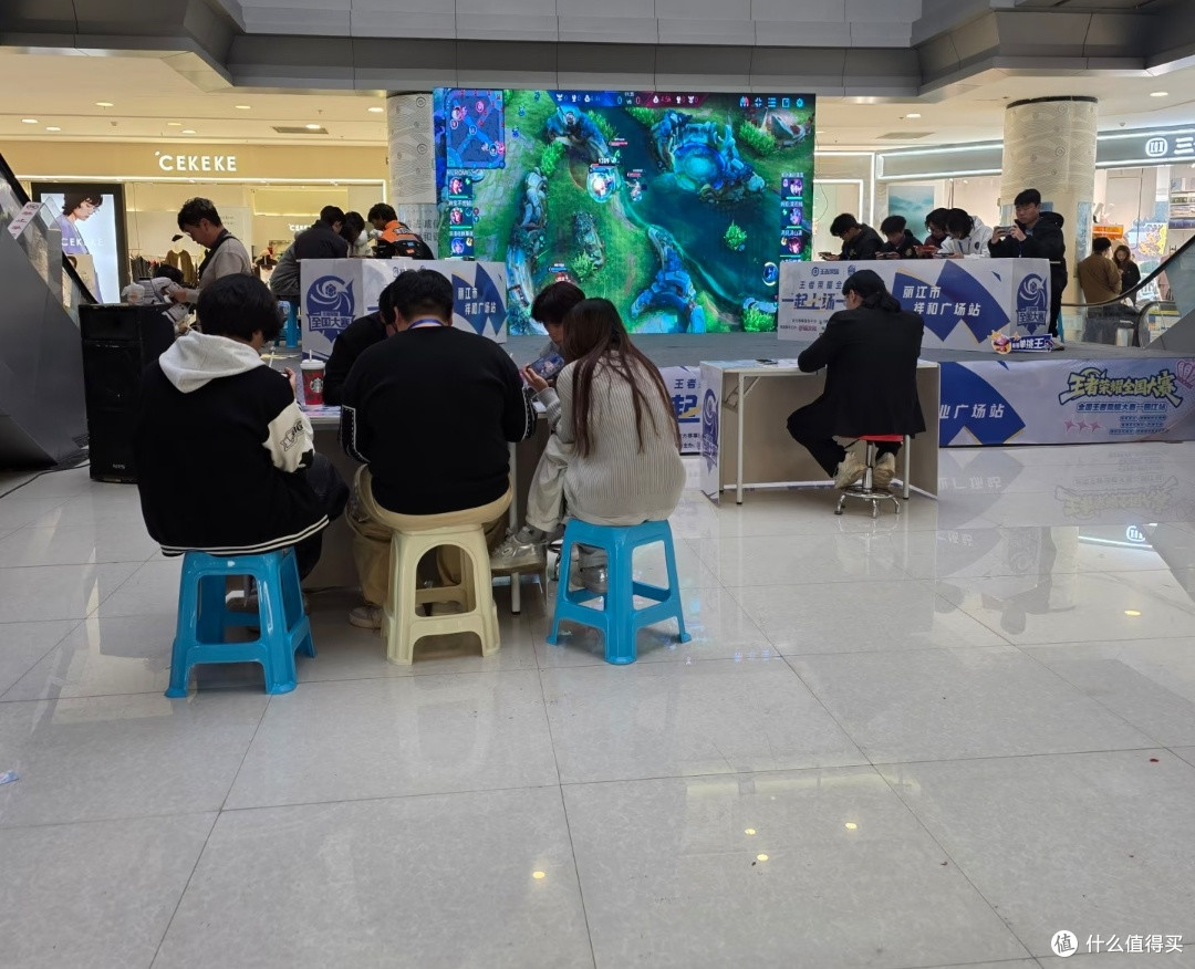 商场偶遇王者荣耀城市赛,热血直接拉满