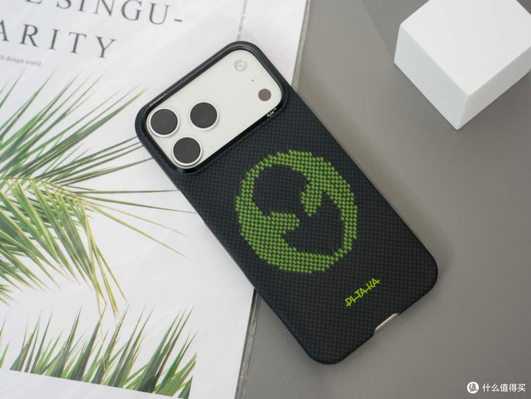 把我的iPhone变成“发光体”:暗光里的潮流暗号