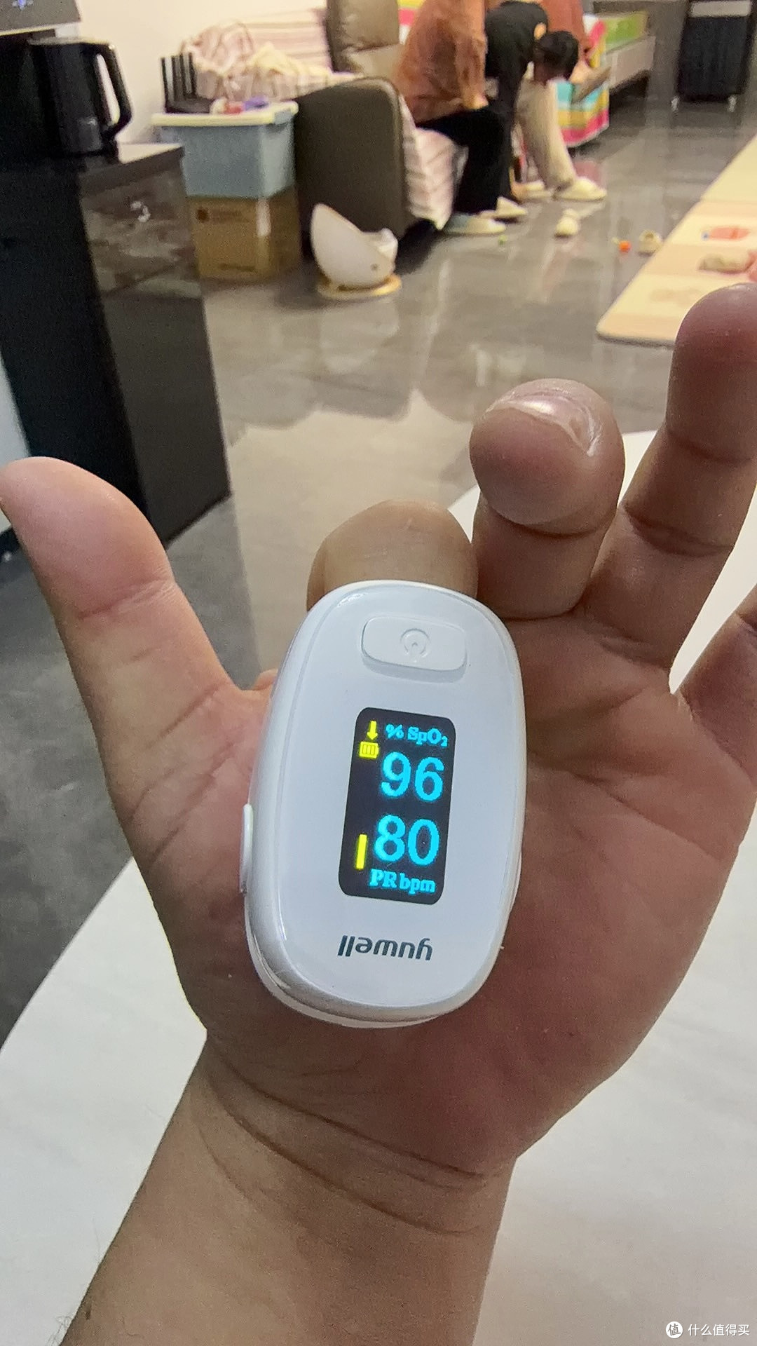 双旦送礼选它准没错！鱼跃指夹式血氧仪太贴心