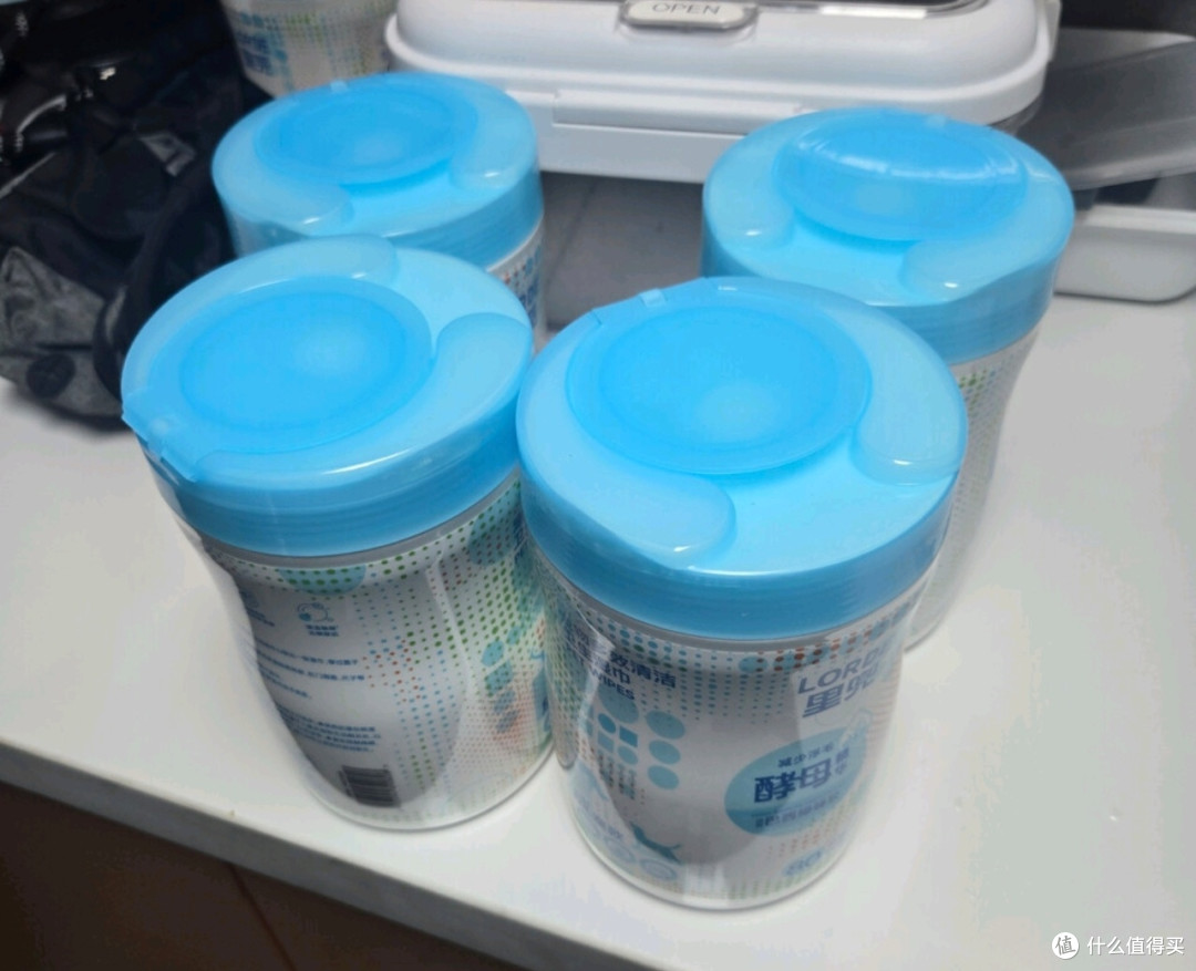 Lorde宠物湿巾:温和清洁毛孩子