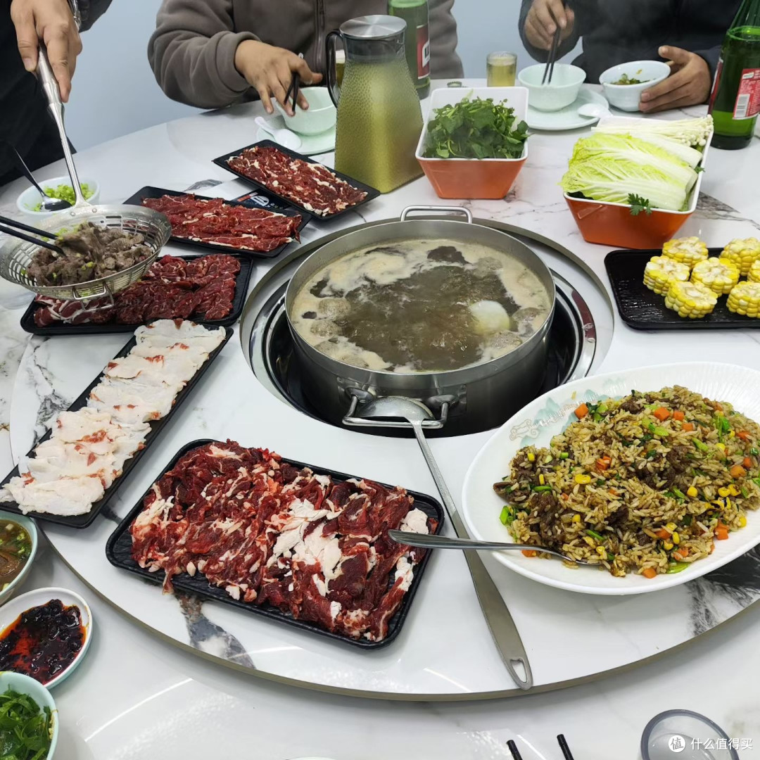 跨年火锅：温暖与期许