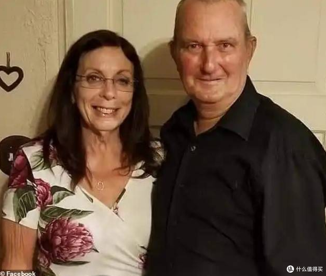 美国74岁奶奶5次战胜癌症,被邻居试枪流弹击中身亡,圣诞变永别