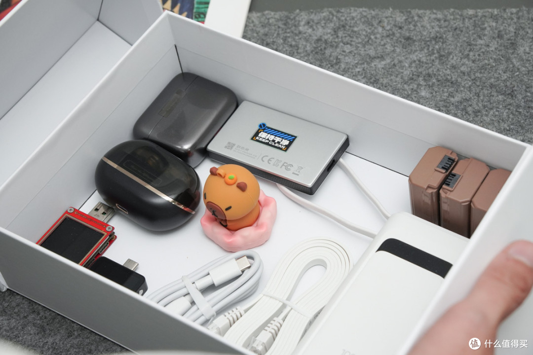 140W PD3.2+多协议兼容,thinkplus 锋行者氮化镓桌面充150W评测