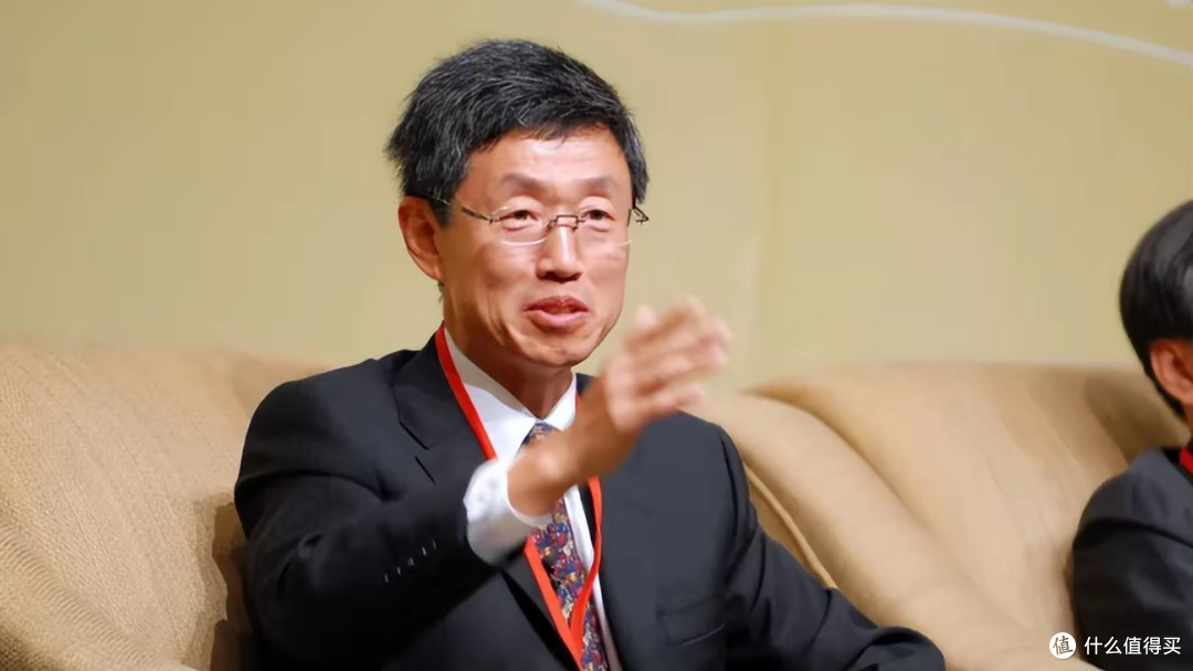 王健林难怪会输！600亿，美国财长的学生，居然收购了中国的万达