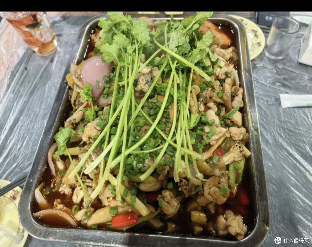 火盆牛蛙:炭火烤出的美味