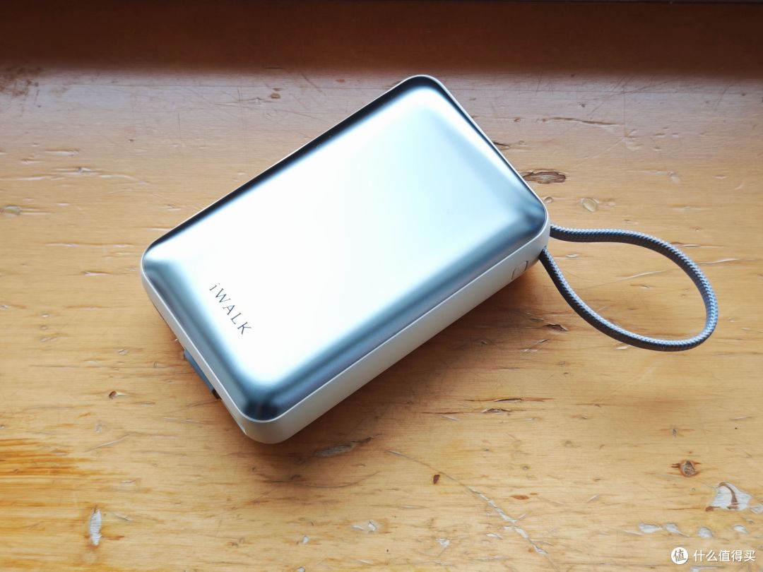 iWALK 20000毫安自带双线充电宝,邮轮畅玩不断电