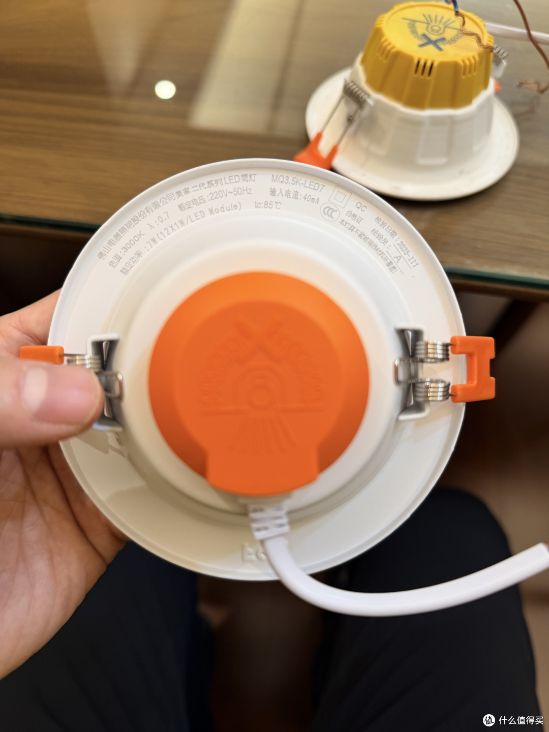 自己动手修理坏掉的筒灯
