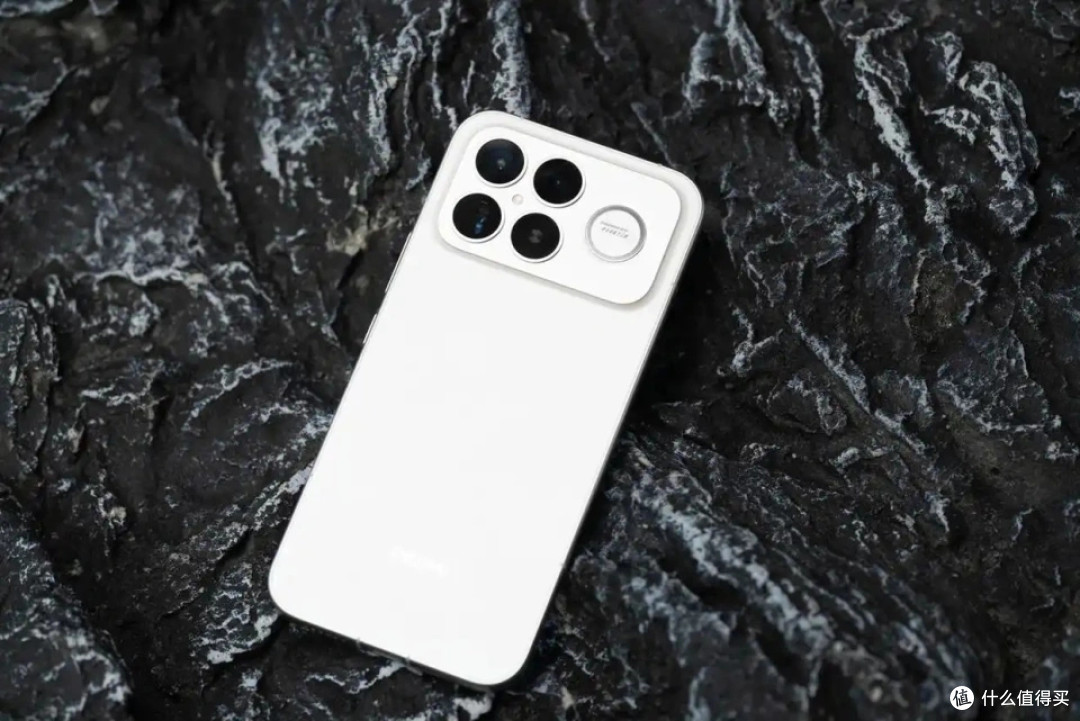 小米“顶不住了”,16GB+1TB+7560mAh,顶配版旗舰售价一降再降