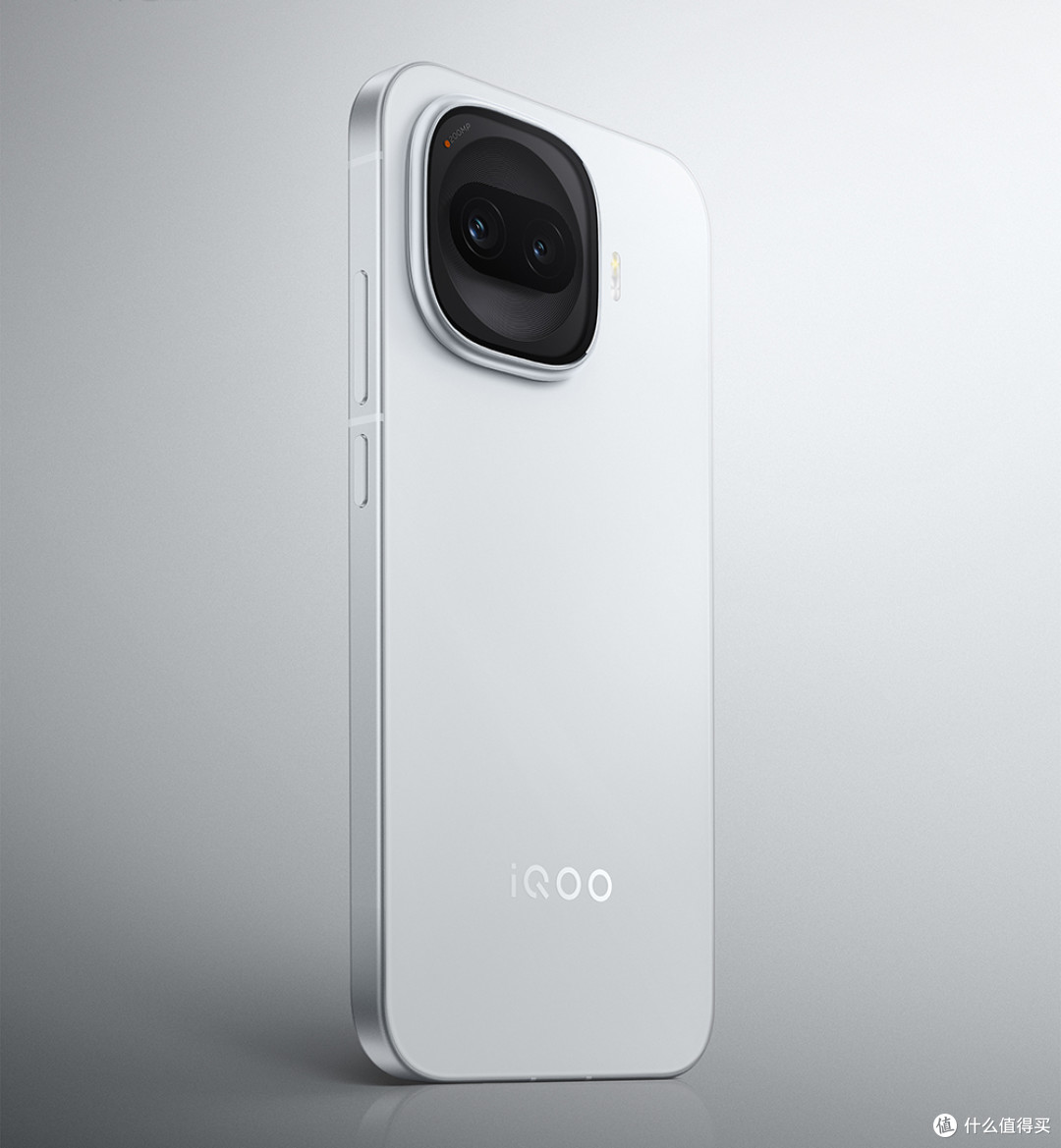 7600mAh+骁龙8Gen5定价2千元档,iQOO性价比最高的中端新机出现了