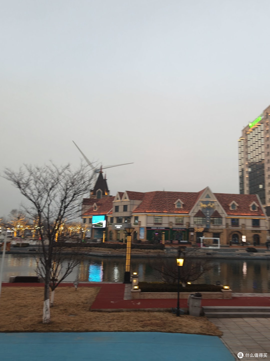 又拍糊了，冻的我手都僵了，景色还是不错的