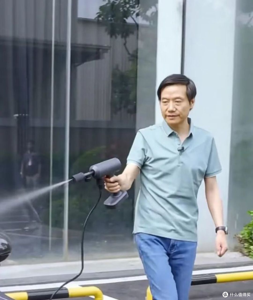 雷军跨年拆车,技术与信任的双向奔赴!