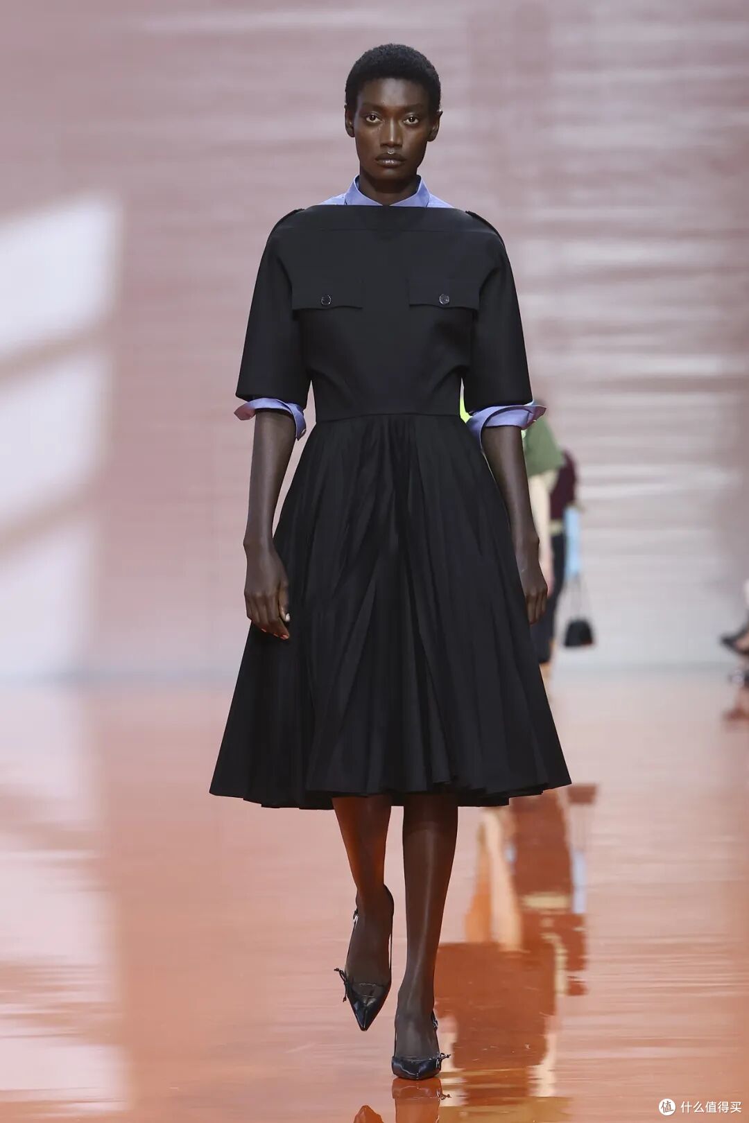 Prada2026春夏女装秀，裙摆可以飘，颜色必须跳，让造型足够吸睛