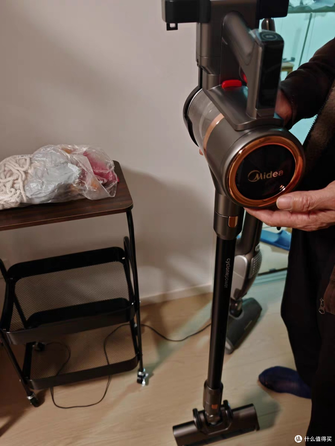 美的Q7绿光显尘吸尘器登场