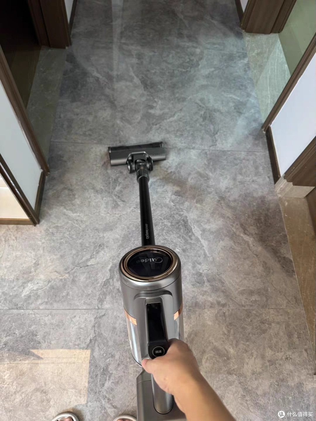 美的Q7绿光显尘吸尘器登场