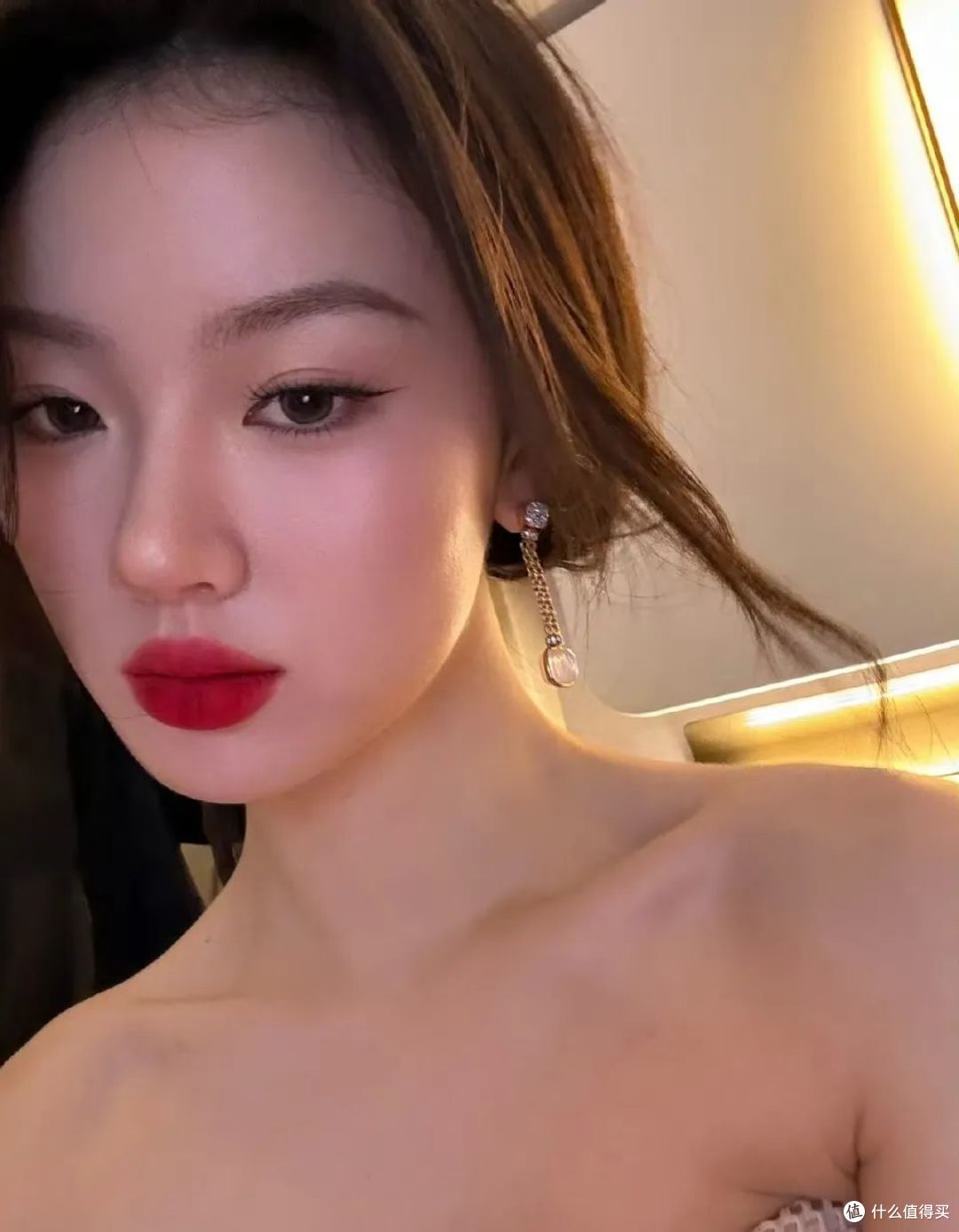 Jennie的美丽妆容,一种具有主体性的美,提升整体的高级精致感!