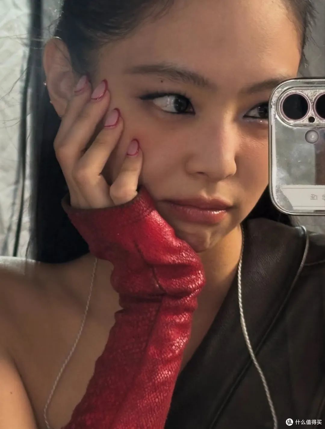 Jennie的美丽妆容,一种具有主体性的美,提升整体的高级精致感!