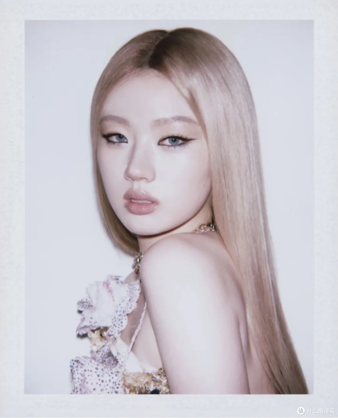 Jennie的美丽妆容,一种具有主体性的美,提升整体的高级精致感!