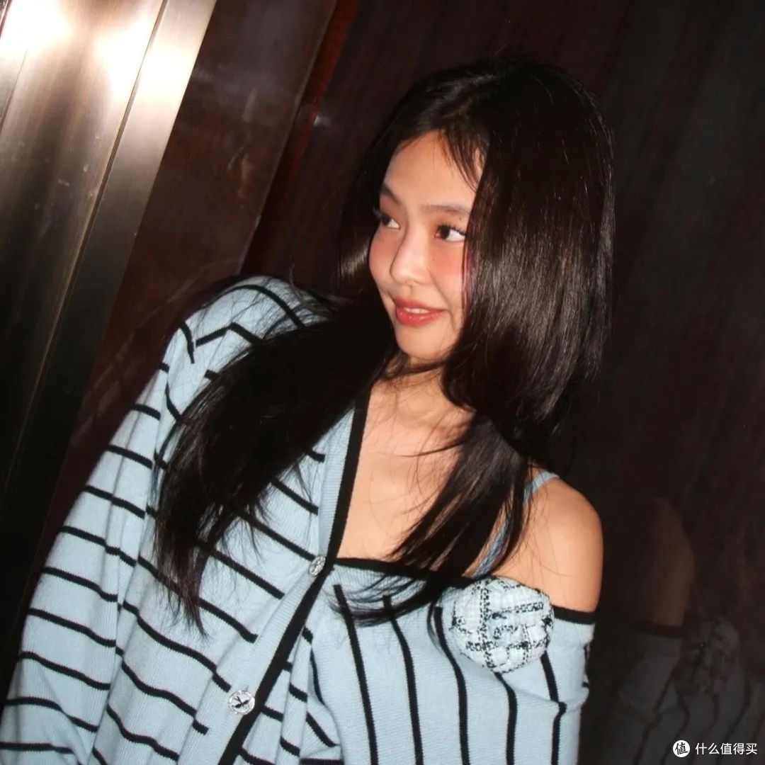 Jennie的美丽妆容,一种具有主体性的美,提升整体的高级精致感!