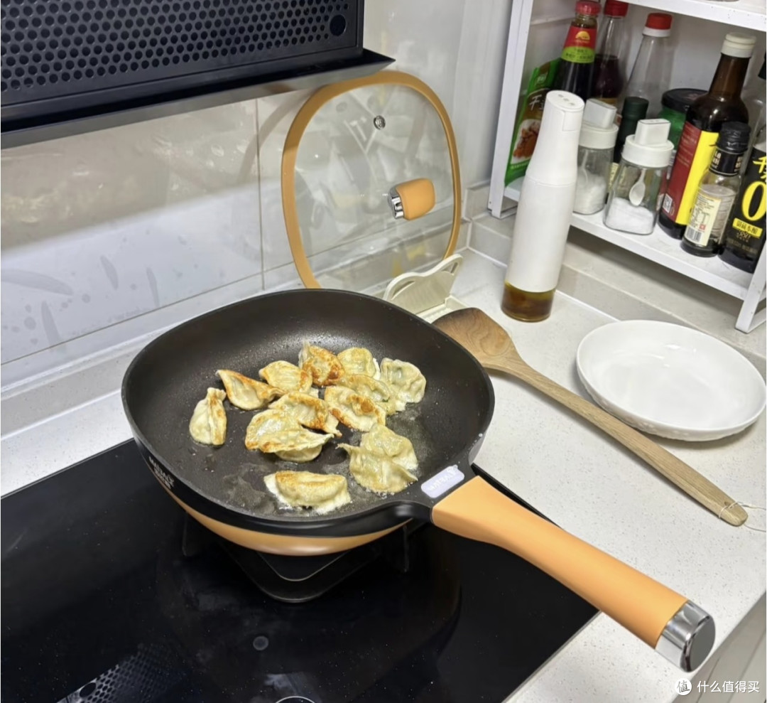 四方煎锅:家庭聚餐的得力助手