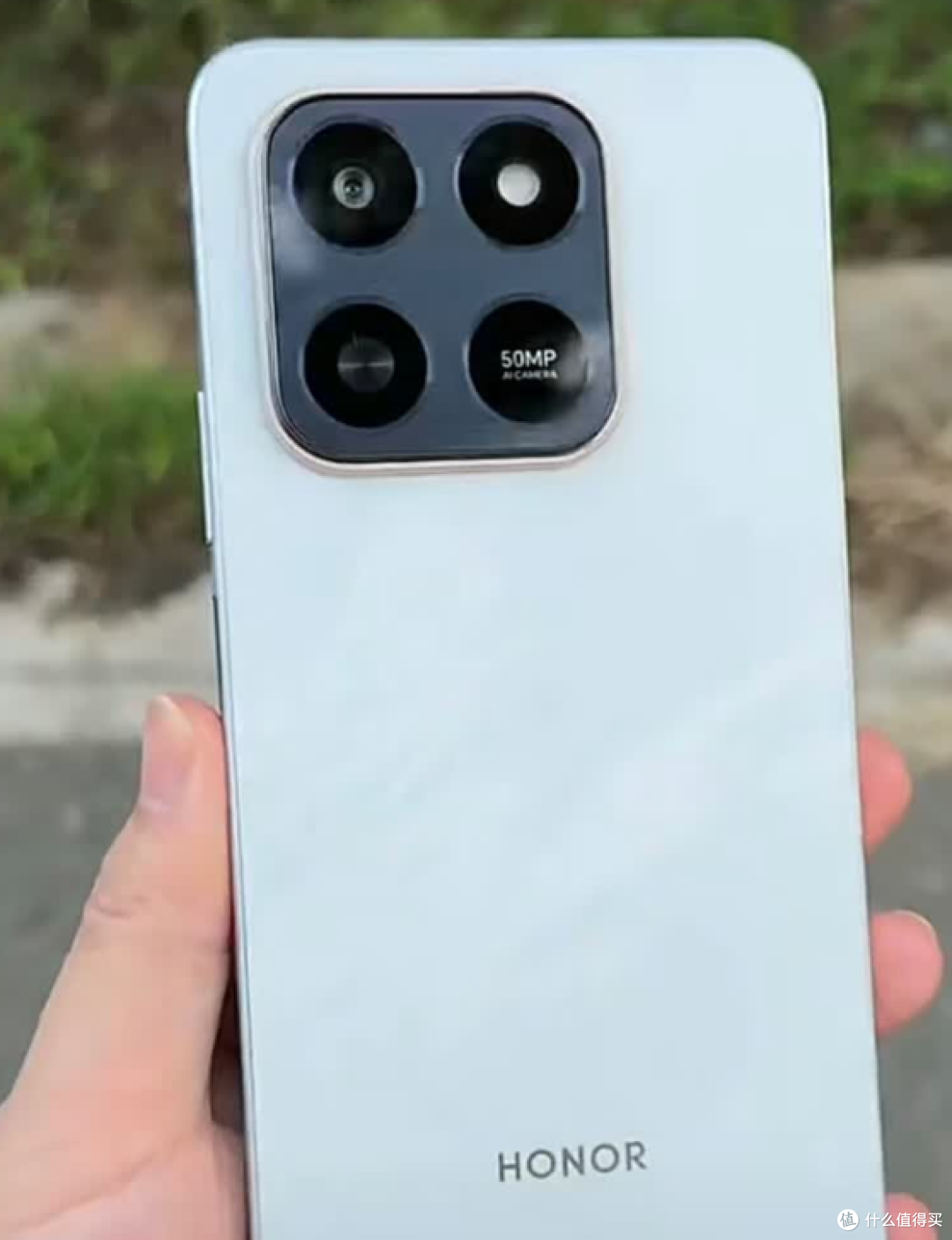 荣耀出手了！LCD屏+7000mAh+五星抗摔+AI手机，跌至849元
