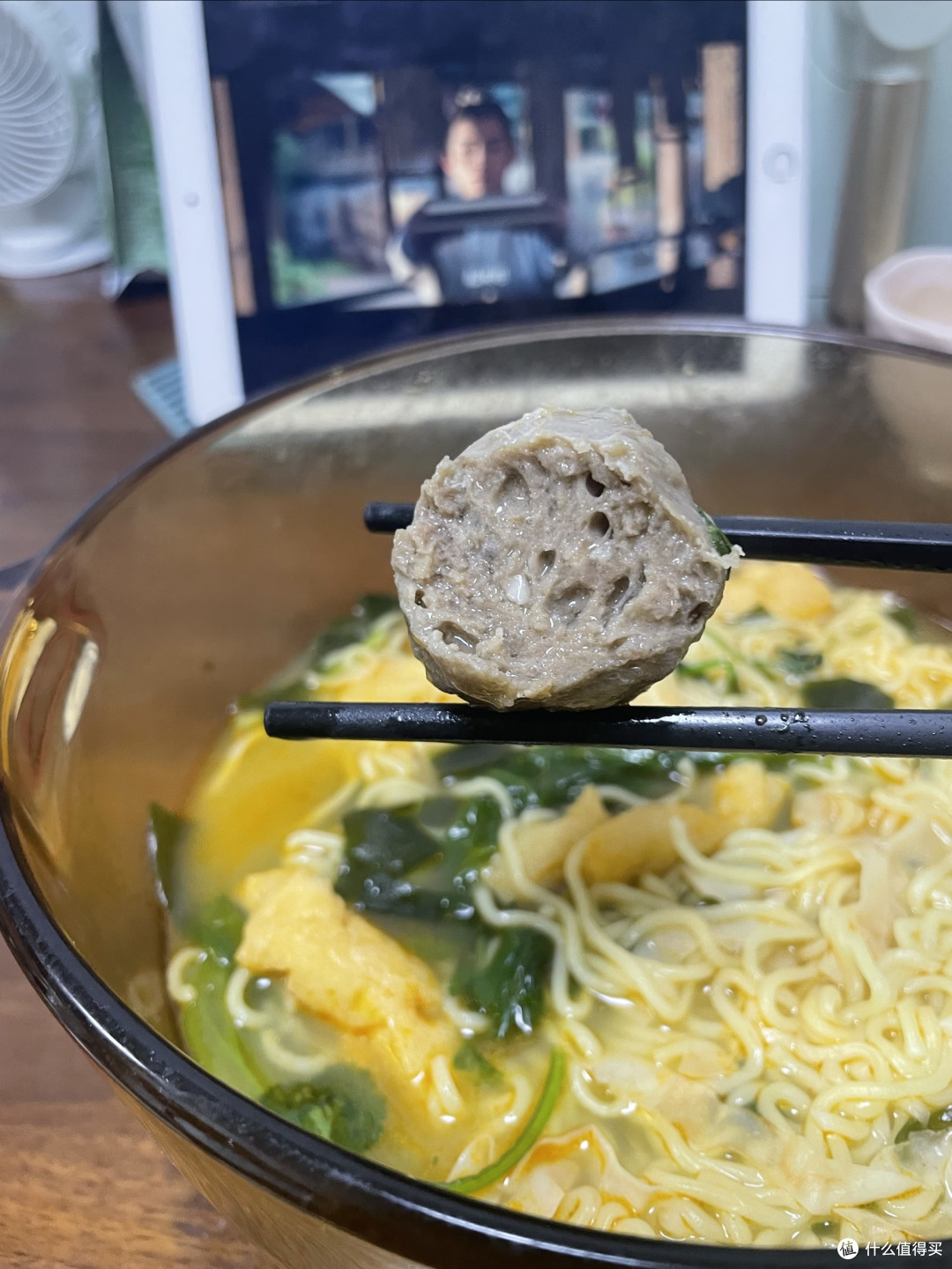 熬夜太过分了,只能用更过分的豪华版泡面夜宵来续命