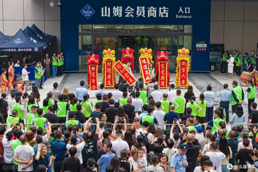 山姆日卖3.8亿，永辉艰难求生：中国商超的悲欢为何不相通？
