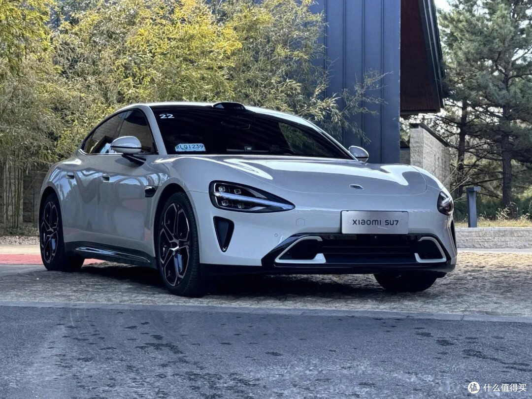 雷军跨年硬核拆车,小米汽车是真自信还是营销阳谋