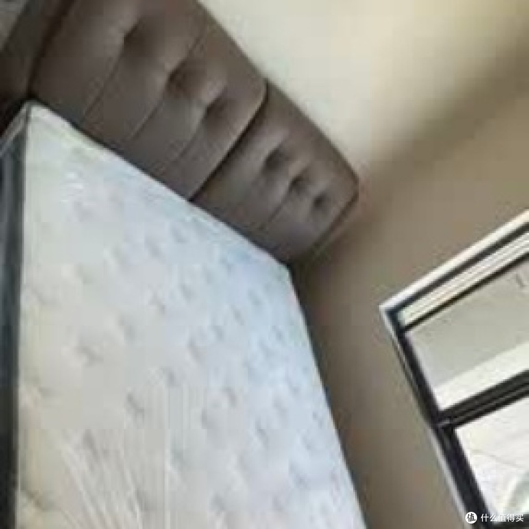 慕思悬浮皮床：现代简约设计