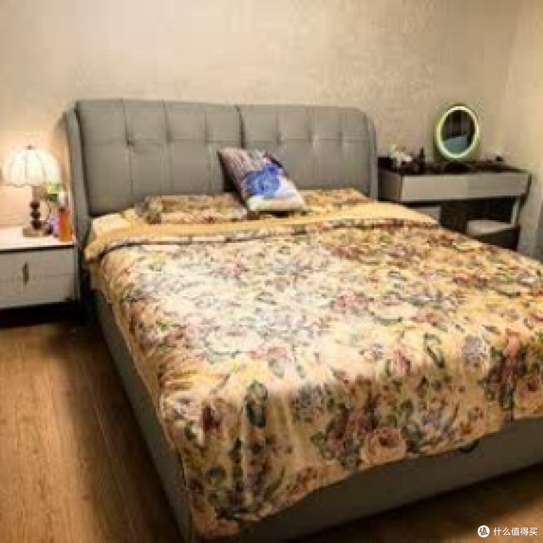 慕思悬浮皮床：现代简约设计