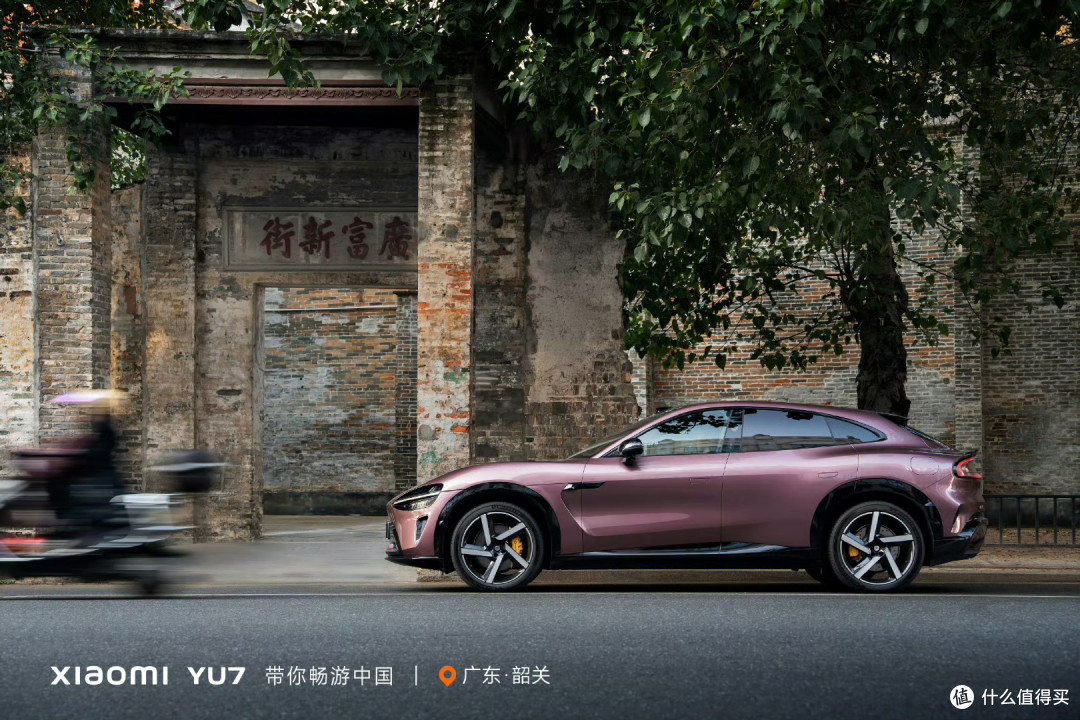 拒绝歌舞秀!雷军2026跨年拆YU7,透明化直播重塑购车信任