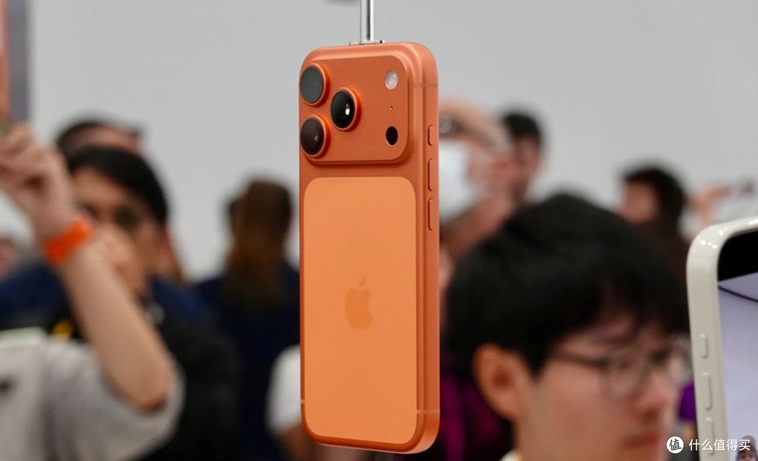 某博主把256G iPhone 17 Pro Max扩容2TB,怒省5500元!