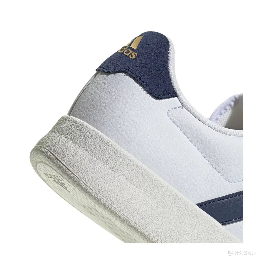 adidas BREAKNET 2.0:经典设计与百搭