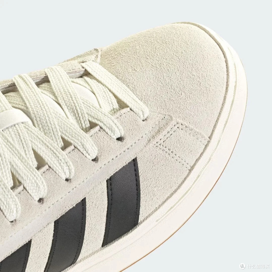 adidas GRAND COURT ALPHA 00s:经典设计与舒适体验