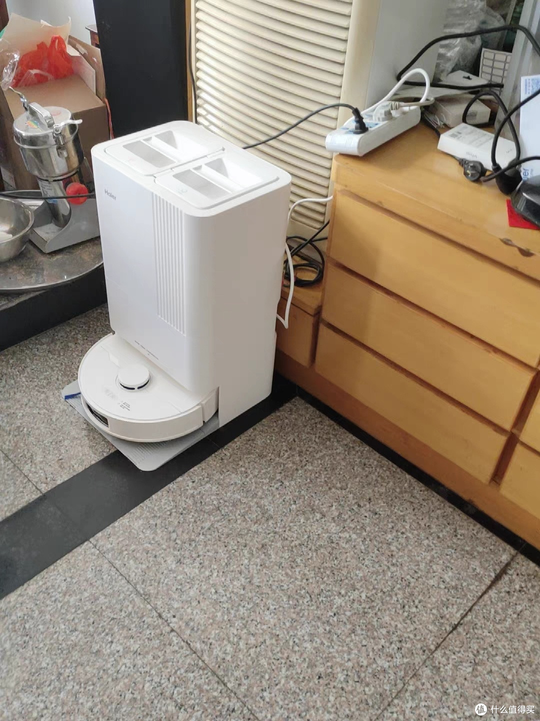 海尔小白V30:双旦清洁得力助手