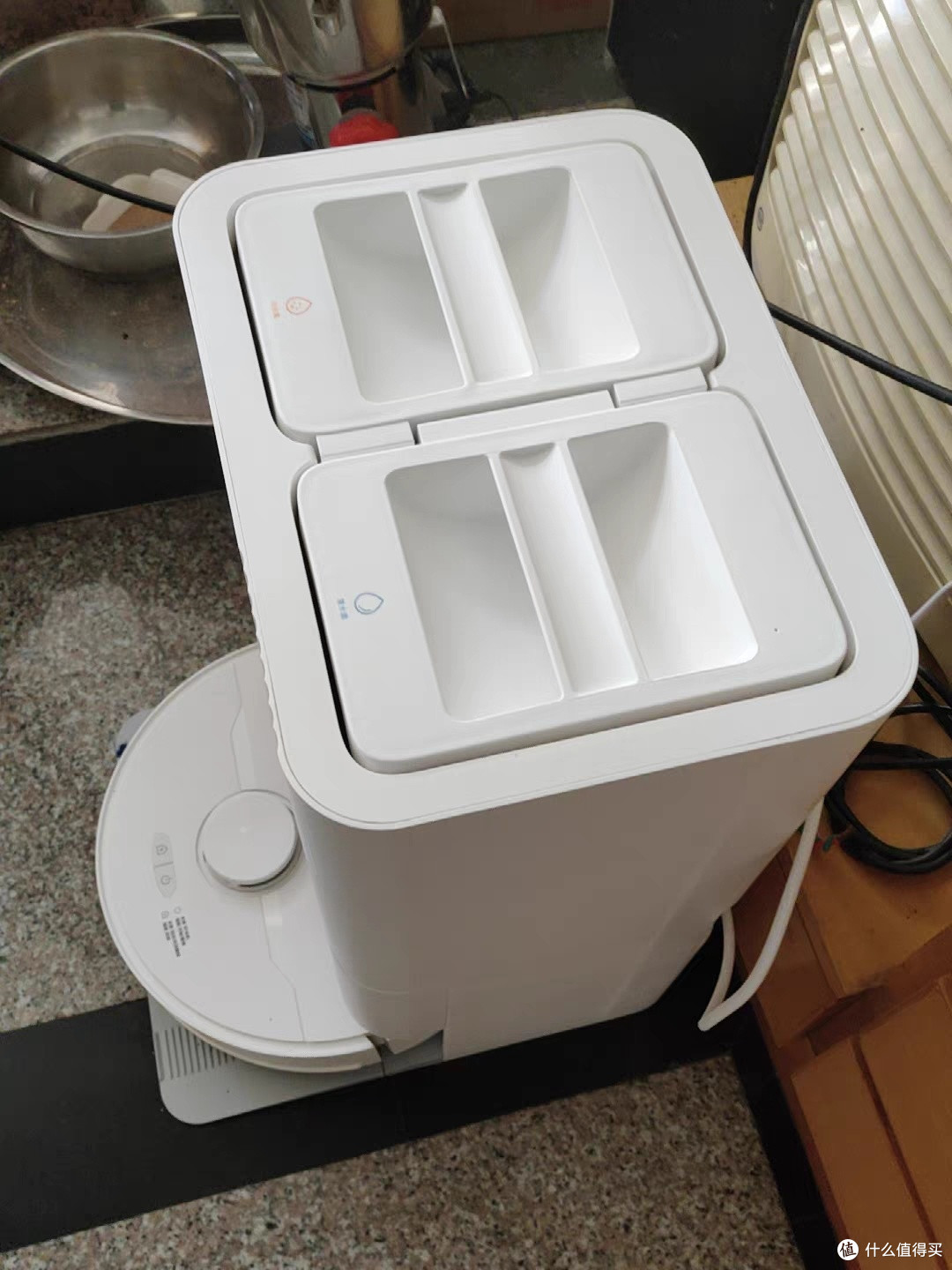 海尔小白V30：双旦清洁得力助手