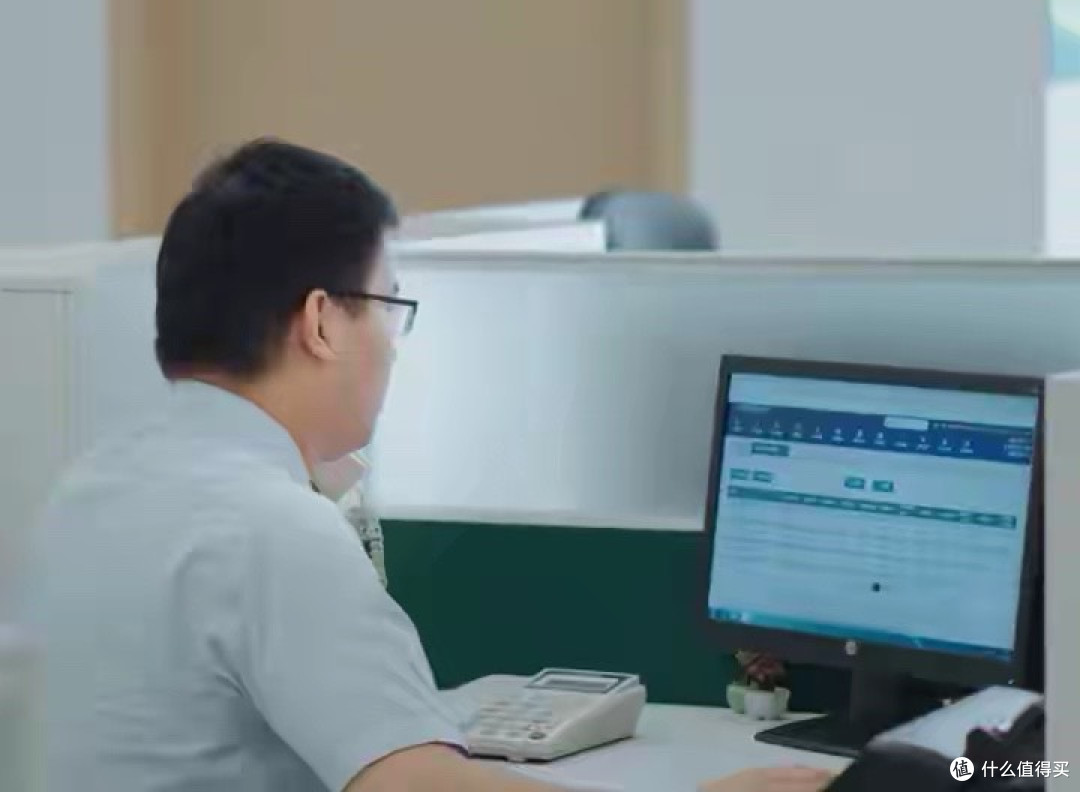 央行放大招!利率一降再降,不炒股不理财的人,要被时代淘汰了?