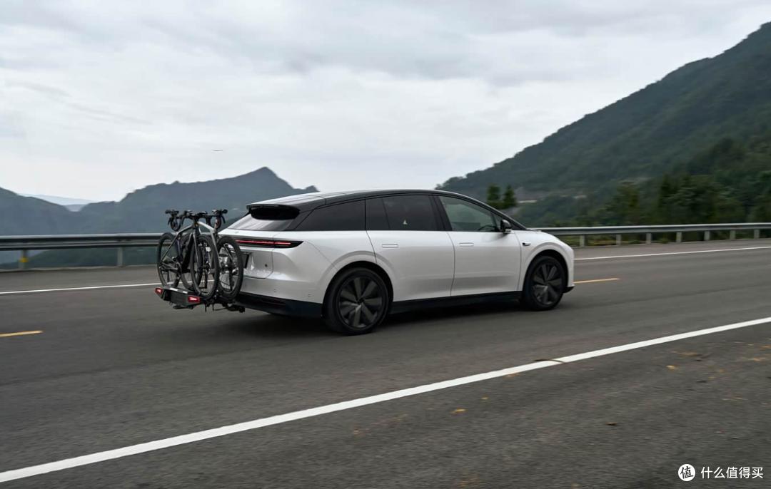理想i6纯电SUV,大空间标配空悬+冰箱,它能成首个纯电爆款吗?
