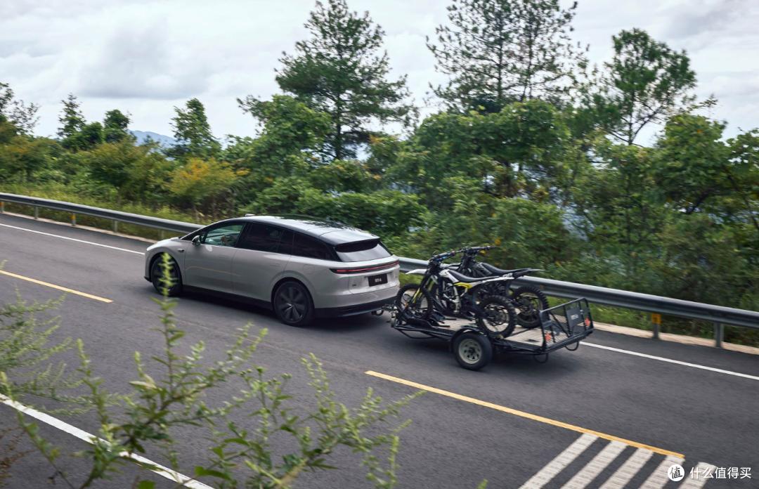 理想i6纯电SUV,大空间标配空悬+冰箱,它能成首个纯电爆款吗?