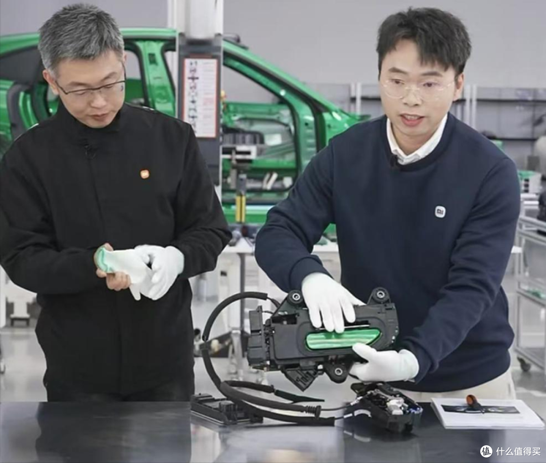 雷军直播拆车,在线辟谣,给其它车企打了个样