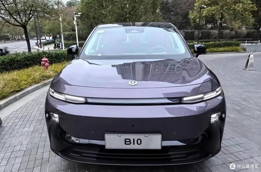 零跑大跳水!8.68万抄底20万级豪车,零跑这次是玩真的,你敢信?
