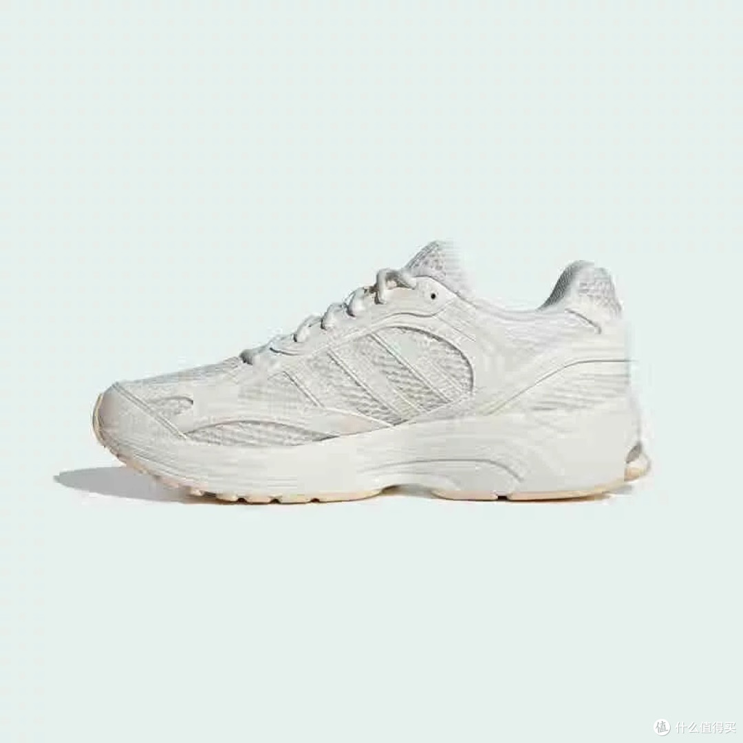 adidas网面运动休闲鞋:时尚与功能兼备