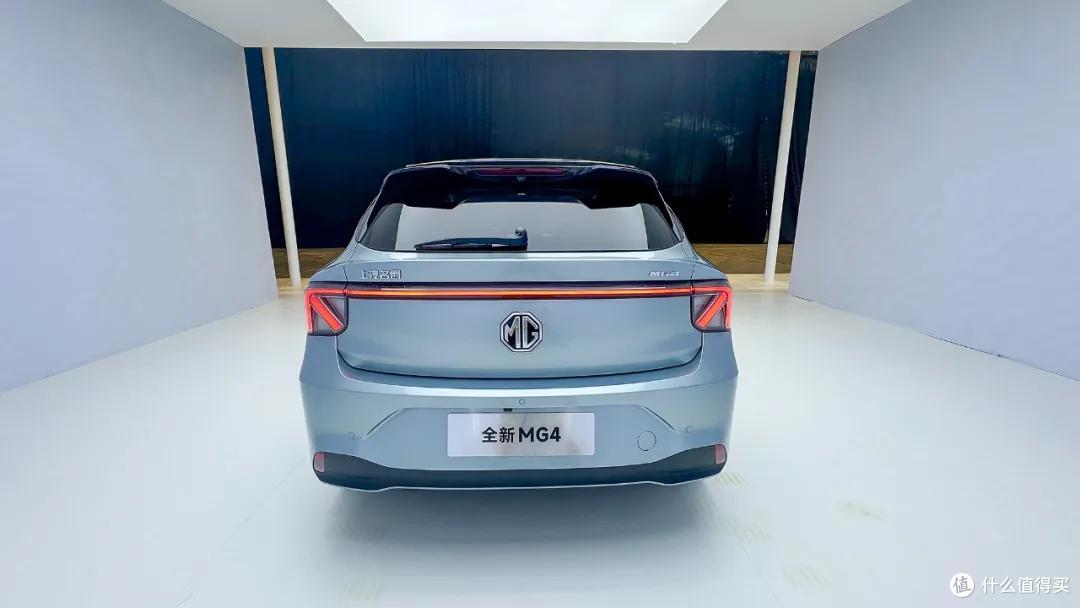 害怕买两厢车,空间小?不妨来看看全新MG4,出色的空间非常合适