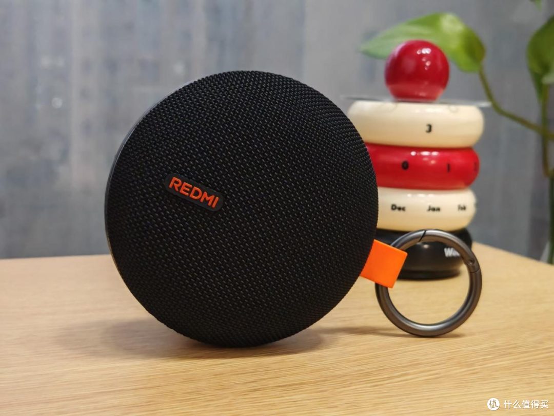 入门蓝牙音箱怎么选?Redmi 蓝牙音箱 2 暮焰黑小身材的澎湃之声