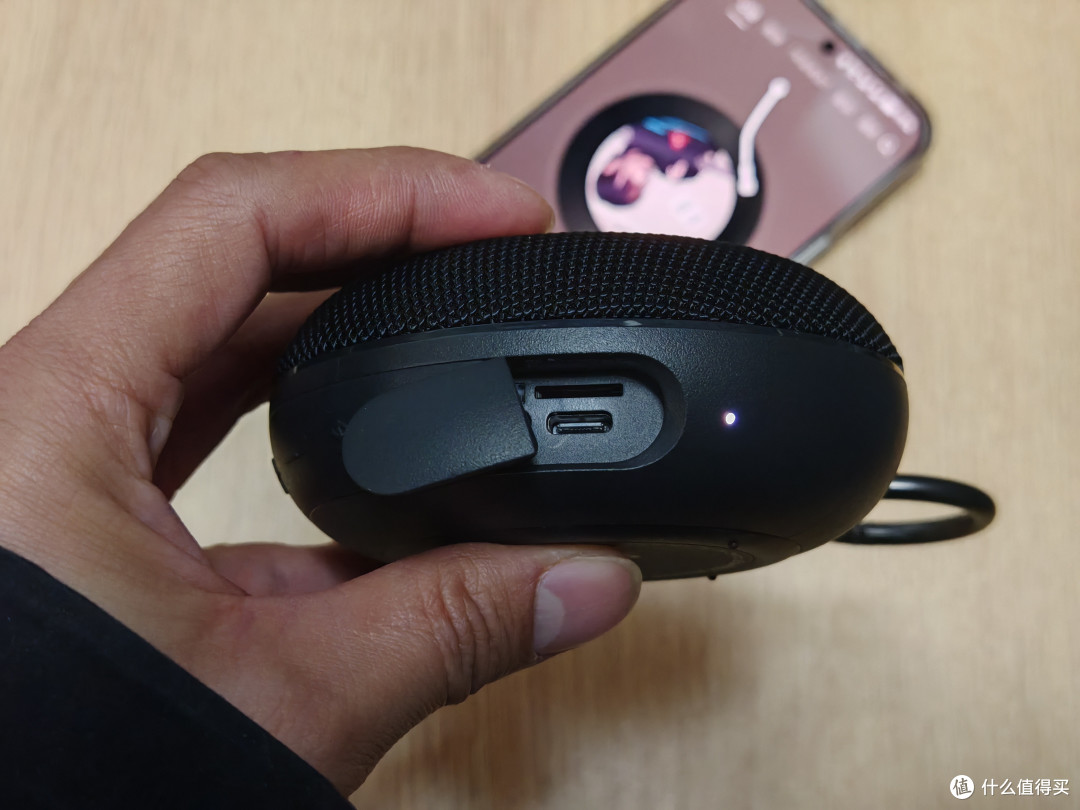 入门蓝牙音箱怎么选?Redmi 蓝牙音箱 2 暮焰黑小身材的澎湃之声