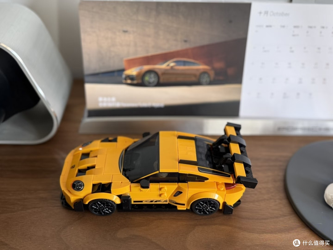 机械美学与速度信仰的完美复刻:乐高机械组保时捷911 GT3 RS