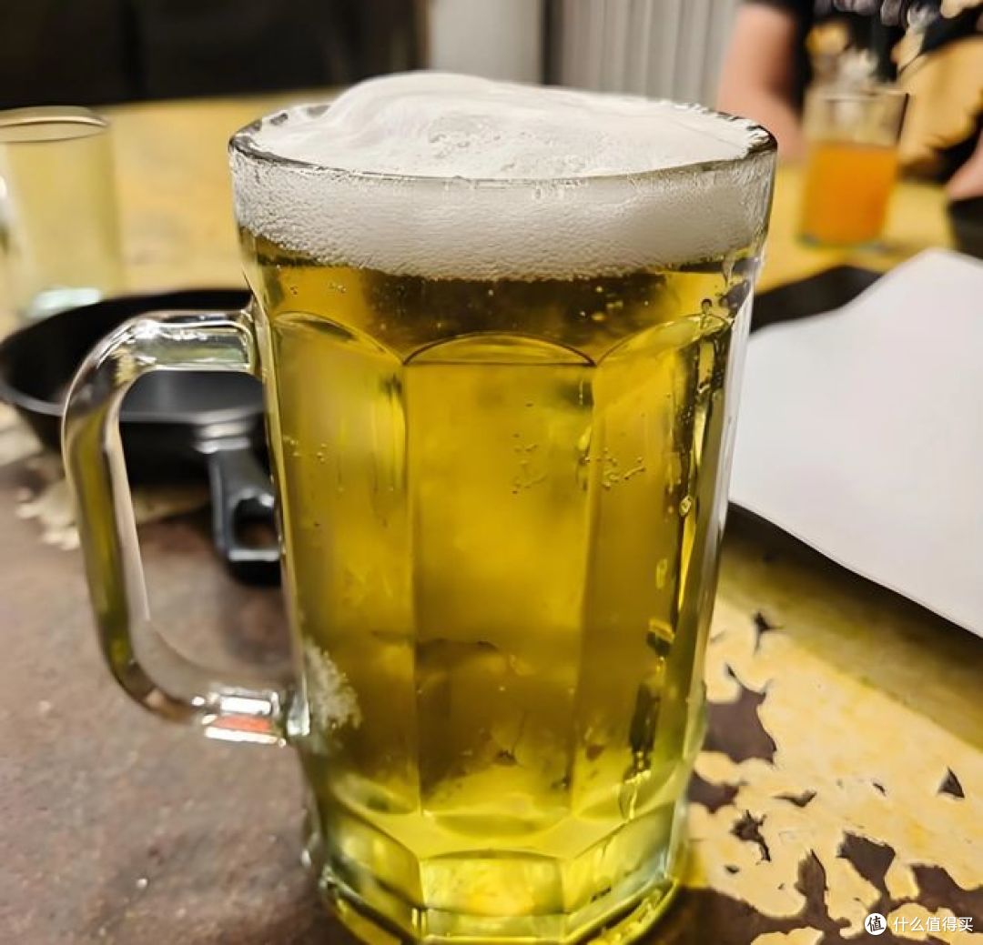 喝白酒和喝啤酒哪一个伤害比较大?快来看!