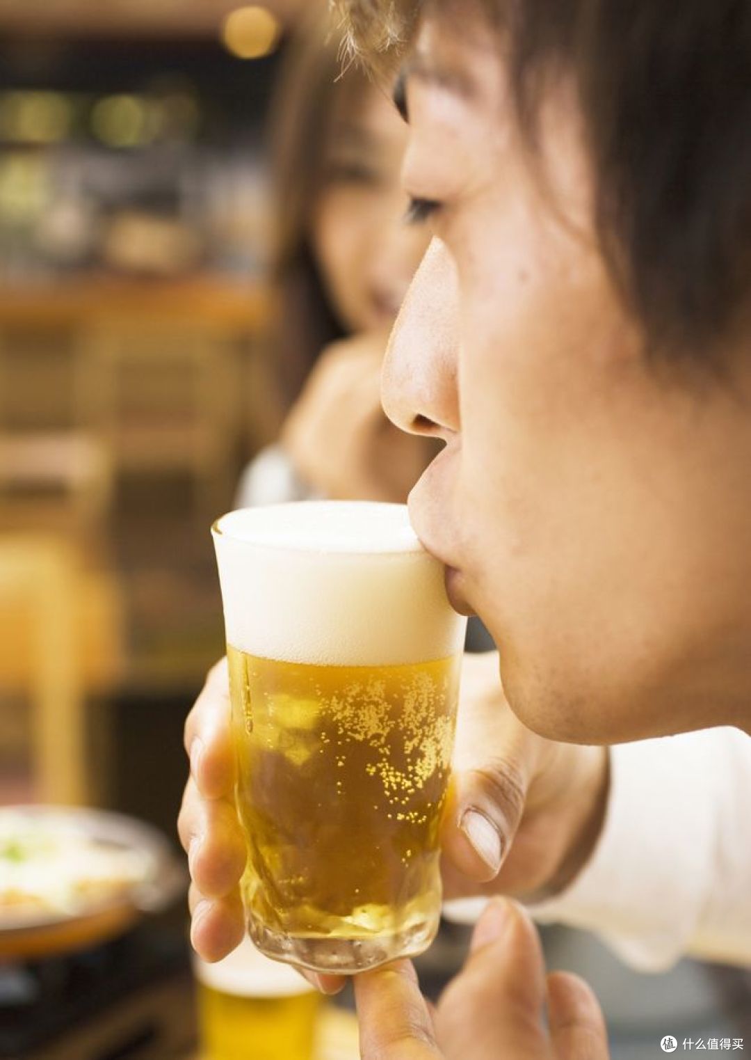 喝白酒和喝啤酒哪一个伤害比较大?快来看!