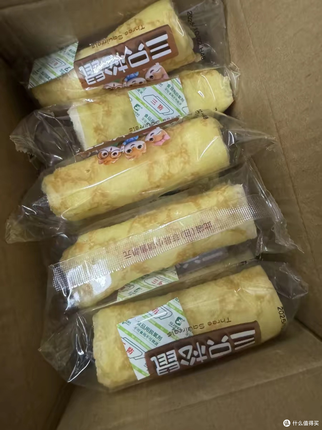 一口四重惊喜!三只松鼠奶皮藜麦卷,早餐零食的品质之选