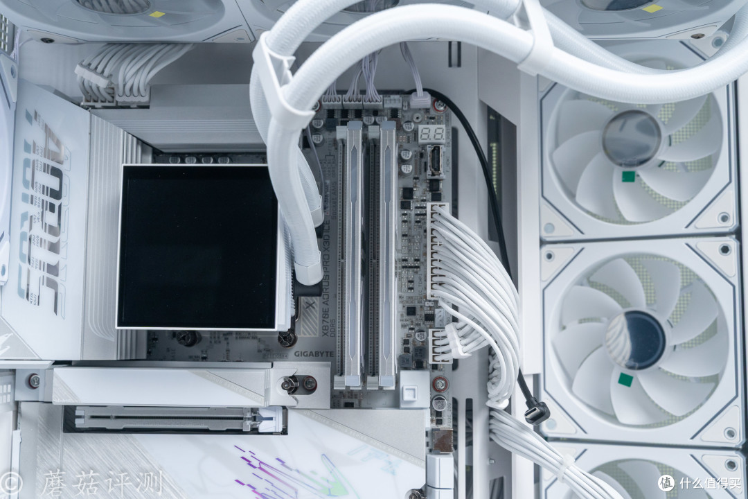 故障维修体验同样优秀，技嘉X870E X3D电竞冰雕主板售后